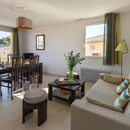 Apartment In Le Brusc Near Sandy Beach * سيكس-فور-لو-بلاج