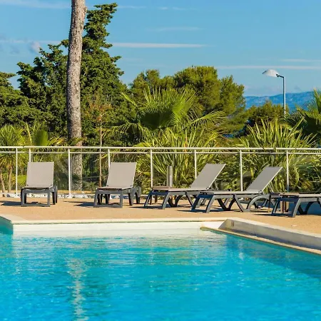 Apartment In Le Brusc Near Sandy Beach *