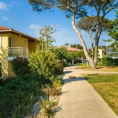Apartment In Le Brusc Near Sandy Beach