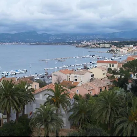 Apartment In Le Brusc Near Sandy Beach
